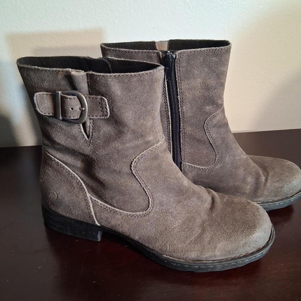 Born grey suede ankle boots with buckle detail. Biker streetwear grunge - Picture 2 of 7